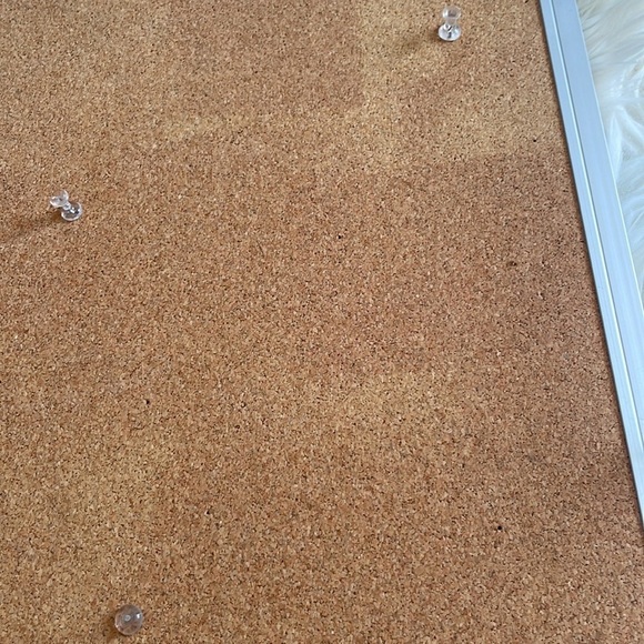 Small wall hanging bulletin board - Picture 6 of 16